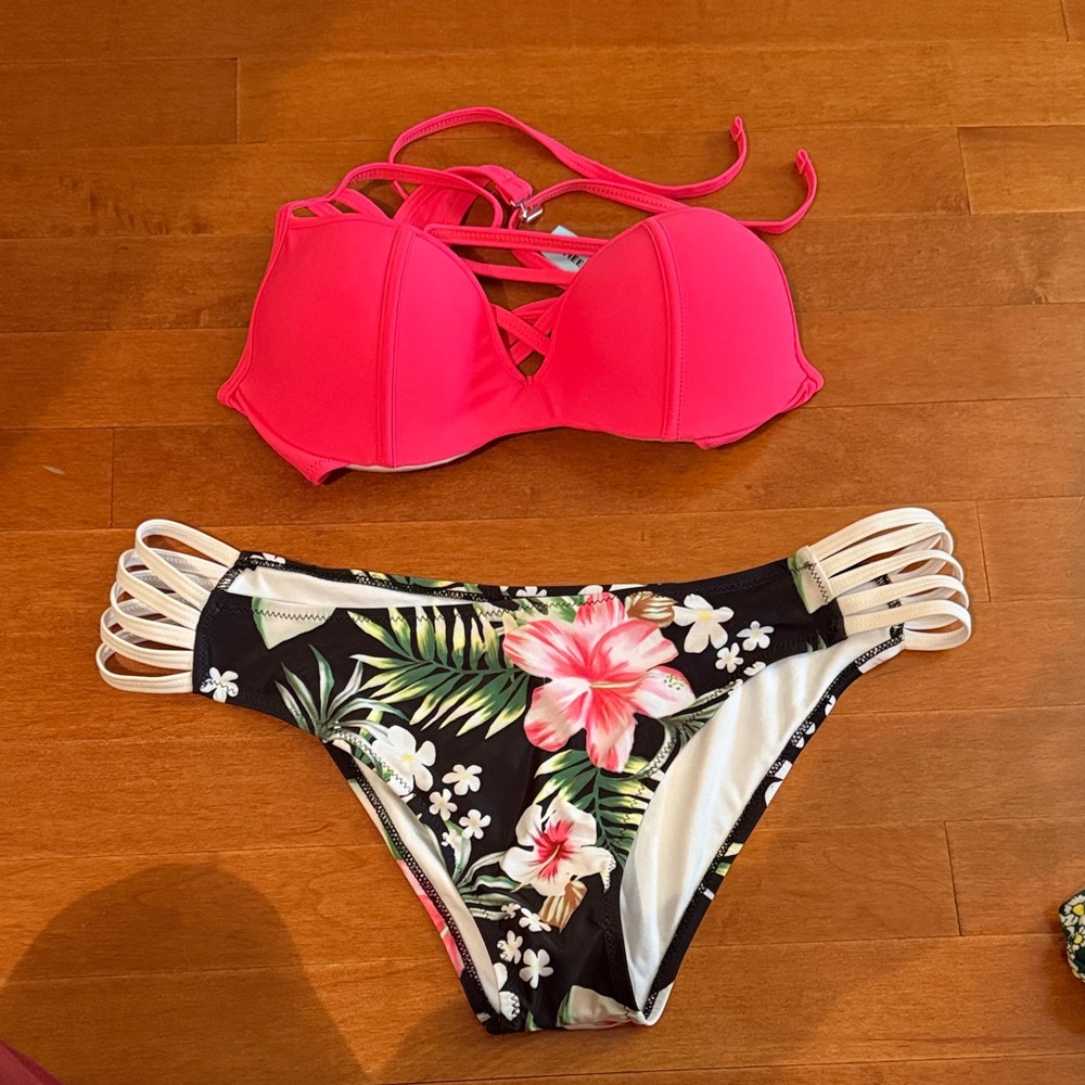 Cupshe Pink Bikini Top and Floral Print Bottoms